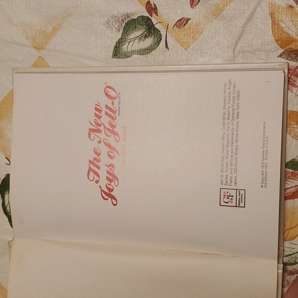 2/$8 📚 1974 The New Joys of Jell-O Recipe Book - Picture 3 of 17